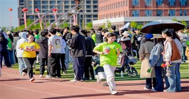 BEAT365英国官网 计算机学院 BEAT365英国官网：少年意气风发，今日赛场逐光