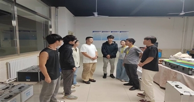聚焦动力电池检测以赛促教育英才——汽车工程学院“一院一赛”竞赛培训赋能学生成长